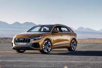 ボディーカラーは、本国仕様の場合、写真の「ドラゴンオレンジメタリック」を含む全12色がラインナップされている。