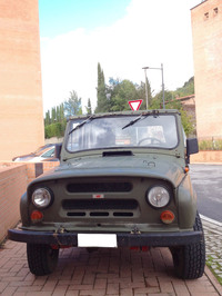 「ラーダ・ニーヴァ」と同じく、そのルーツを旧ソビエト時代にまでさかのぼれるUAZ。2015年にシエナで。