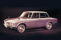 ジウジアーロは日本メーカーのクルマのデザインにも数多く携わっていた。写真はマツダ初のプレミアムカーとして1966年に登場した初代「ルーチェ」。