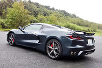 こちらは後日取材した「コルベット コンバーチブル」。この後ろ姿がカッコいいと、Kカメラマンはご満悦であった。