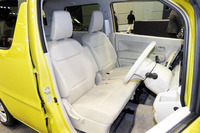 「ワゴンR ハイブリッドFX」のシート。