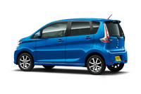 「デイズ ハイウェイスター」のリアビュー。ボディーカラーは新色の「オーシャンブルー」。