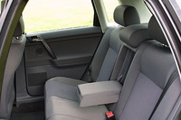 スイッチ類が集約されたセンターパネルは、先代と較べて格段に操作しやすくなった。