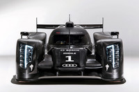 2011年のルマンを制した「アウディR18」。いったいどんなポルシェ・レーサーがこの強大な敵に立ち向かうのだろうか？