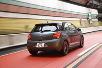 【スペック】DS3 スポーツシック：全長×全幅×全高＝3956×1715×1455mm／ホイールベース＝2455mm／車重＝1190kg／駆動方式＝FF／1.6リッター直4DOHC16バルブターボ（156ps/6000rpm、24.5kgm/1400-3500rpm）／価格＝269万円（テスト車＝273万7250円／ルーフステッカー（アーバントライブ）＝4万7250円）