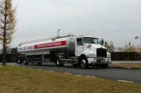 特装車を手がける昭和飛行機工業製のトレーラー。シングルタイヤ採用により、従来の同等サイズトレーラーの最大積載量21900kgに対し、24000kgまで積載量がアップしたという。