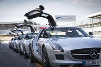 今回参加したコースは運転の基本を学ぶ「ベーシック」。2013年6月4日にドイツのホッケンハイムサーキットで開催された。