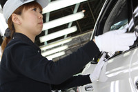 生産工程での検査の最後に、熟練の検査員によって“特別検査”が行われる。