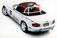 マツダ、「ロードスターNR-A」のレース用安全装備を発売の画像