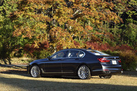 ボディーカラーは全8色の設定。試乗車のは「ソフィスト・グレー・ブリリアント・エフェクト」。