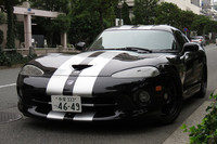 相変わらずコワモテな「バイパー」。試乗したときは、取り締まり対策でナンバープレートが下を向いていたうえ、ランプ類はフルスモークという極悪仕様だった。あれはあれで格好良かった。