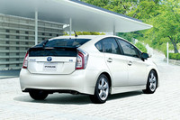 トヨタ、「プリウス」にマイナーチェンジを実施の画像