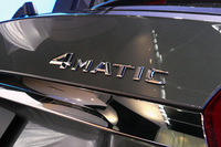 「GLA250」と「GLA45 AMG」は、いずれも4WD車のみの設定となる。
    