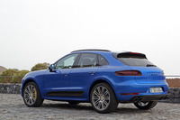 ボディーの随所をブラックフィニッシュとすることで、ポルシェの他モデルの「GTS」グレードと共通するイメージを得ている。