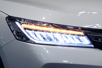 新たに採用されたフルLEDヘッドランプ。