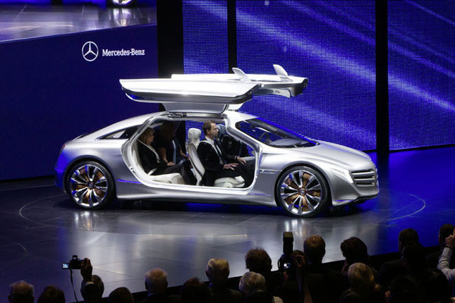 「メルセデス・ベンツF125!」。写真は2011年9月のフランクフルトモーターショーでのもの。 