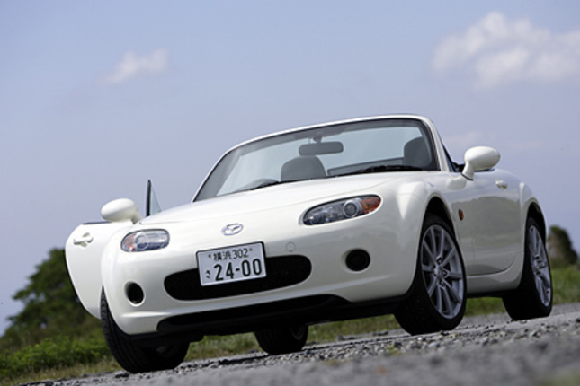 【スペック】全長×全幅×全高＝3995×1720×1245mm／ホイールベース＝2330mm／車重＝1100kg／駆動方式＝FR／2リッター直4DOHC16バルブ（170ps/6700rpm、19.3kgm／5000rpm）／価格＝250万円（テスト車＝261万5500円)