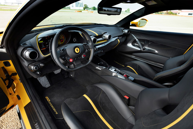 フェラーリ 812 スーパーファスト オーナーズ マニュアル Ferrari フェラーリ 812 スーパーファスト オーナーズ マニュアル