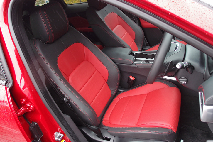 Fペース 35t Rスポーツ（フロントシート）