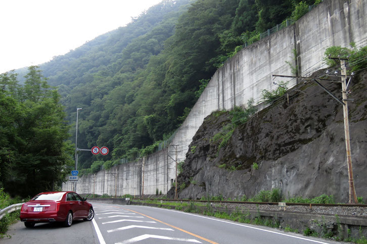 彩甲斐街道（国道140号線）にて、長瀞町と寄居町の境を寄居側から撮影。