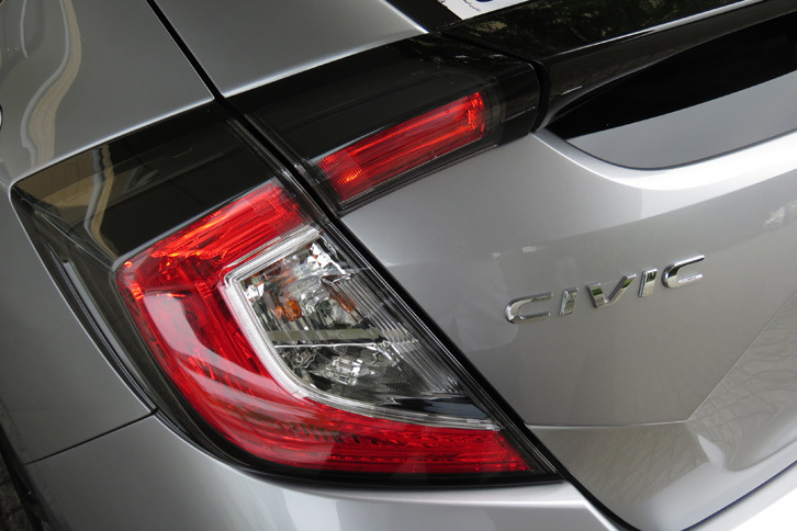 ホンダ・シビックハッチバック（リアコンビランプ）