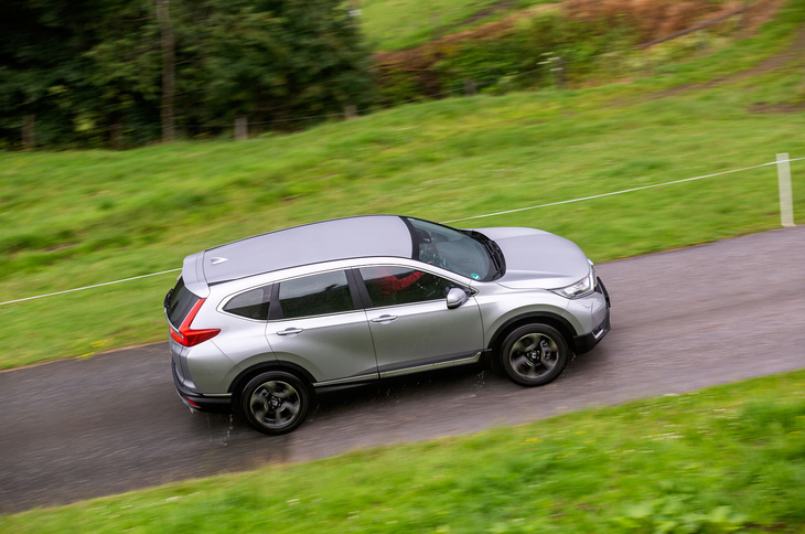 当初はターボモデルのみで、ハイブリッドモデルは遅れて投入される予定。