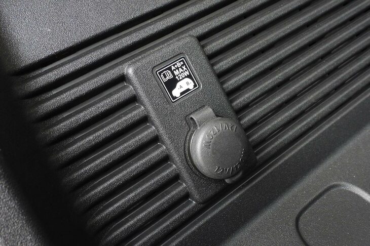 スズキ・ジムニー ノマド（アクセサリーソケット）