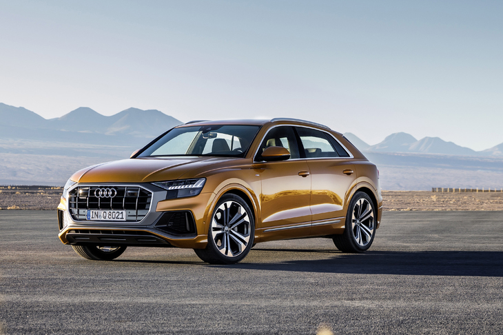 ボディーカラーは、本国仕様の場合、写真の「ドラゴンオレンジメタリック」を含む全12色がラインナップされている。