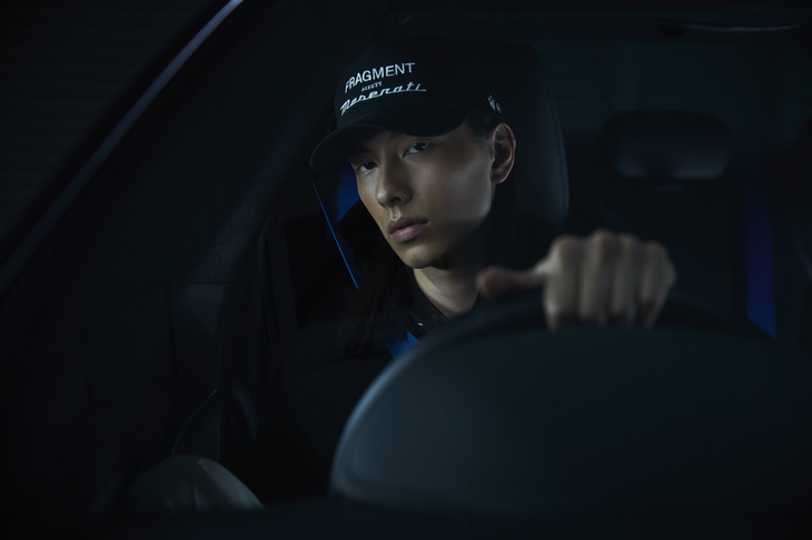 「ギブリ オペラネラ」と「フラグメント・デザイン」のコラボレーショングッズ。