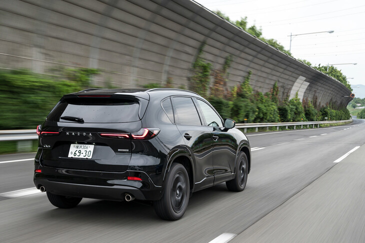 一般道での車間距離維持支援システムが採用されるなど、ADASも進化した「CX-5」。新車効果が薄れた後も好調な販売が継続するか。勝負はこれからだ。