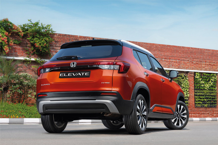 インドで販売される「エレベイト」のリアビュー。搭載されるのは1.5リッターの直4自然吸気エンジンで、最高出力121PS、最大トルク145N・mを発生する。日本にも同パワーユニットが導入される見込みだ。