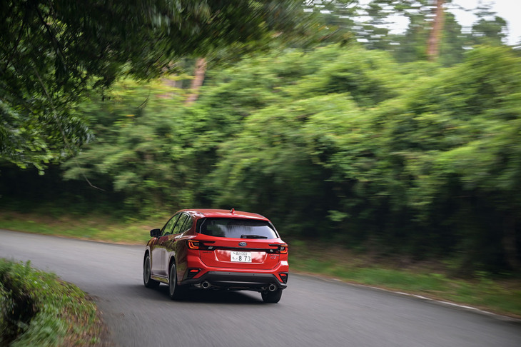 “からっ風街道”は赤城山の麓に沿うように走るルート。その距離は二十数kmとさほど長くはないものの、峠道とも観光道路とも違う趣がある。