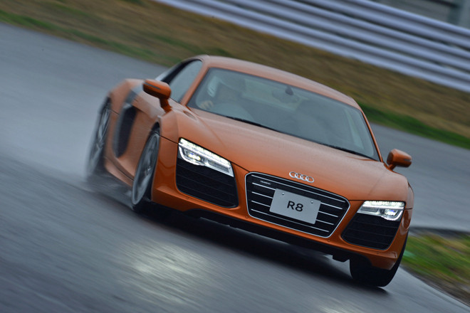 アウディR8 5.2FSIクワトロ（4WD/7AT）／R8スパイダー 5.2FSIクワトロ（4WD/7AT）【試乗記】