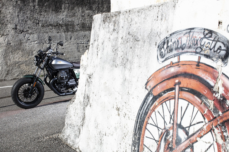 モト・グッツィV9ボバー100周年記念スペシャルエディション