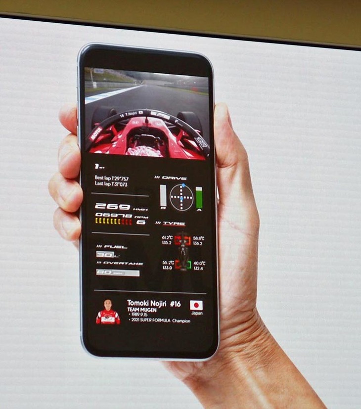 これからは、スマートフォンに最適化したスーパーフォーミュラの新たなデジタルプラットフォームが立ち上げられる。レースのライブ映像をいつでもどこでも楽しめるようになるのはもちろん、「ドライバー無線の内容が聞ける」というのは大きなトピック。臨場感のある新しいモータースポーツ体験を提供すると関係者は意気込む。