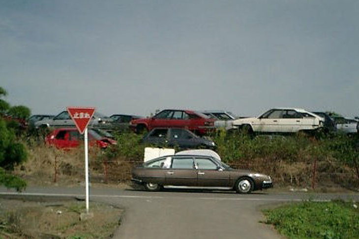 17年前のキャロルには、シトロエンのボタ山といった風情があった。