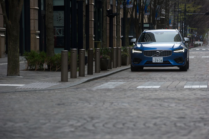 ボルボV90 T6 AWD R-Design