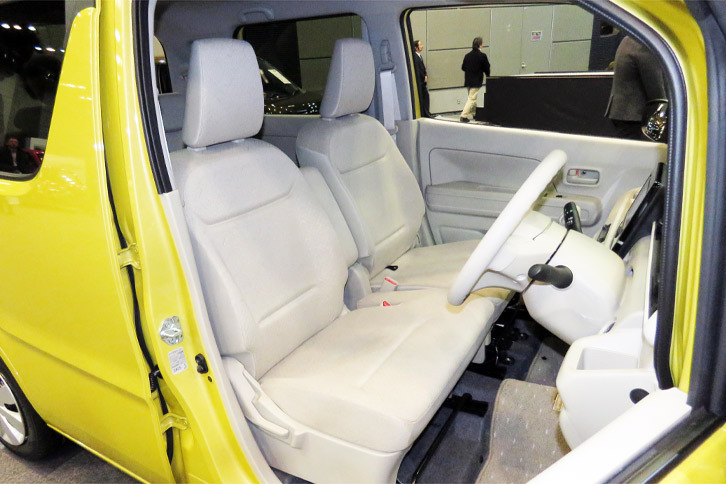 「ワゴンR ハイブリッドFX」のシート。