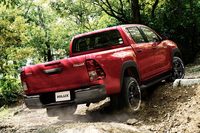 「トヨタ・ハイラックス」に誕生50周年を祝う特別仕様車の画像