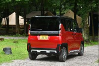 今回の試乗車は最上級グレード「Tプレミアム」の4WDモデル。各種オプションを含めた総額が280万円にも達する高額な軽乗用車だ。