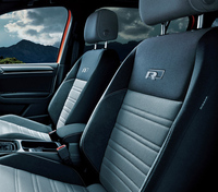 「Rライン」専用のファブリックシート。「R」ロゴが添えられる。