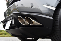 マフラーエンドは、左右2本ずつの4本出し。エンジンの高回転時や高負荷時には、内部に設けられたフラップが開く。
    