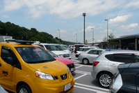 平日にもかかわらず、一般車両が多かった。