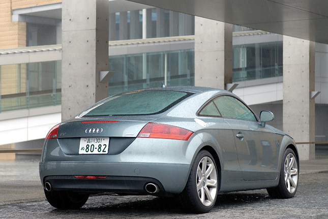 【スペック】
全長×全幅×全高＝4180×1840×1390mm／ホイールベース＝2465mm／車重＝1470kg／駆動方式＝4WD／3.2リッターV6DOHC24バルブ（250ps/6300rpm、32.6kgm/2500-3000rpm）／価格＝574.0万円（テスト車＝607.0万円）
