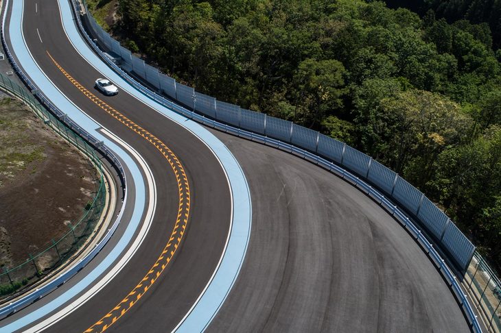 今回走行したカントリー路エリアは、つい最近完成したばかり。2021年度にはテストコースエリアと車両実験棟エリアが、2023年度には車両開発エリアが完成し、トヨタテクニカルセンター下山は全面稼働となる。