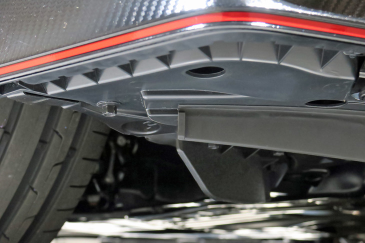 ホンダ・シビック タイプR（フロントバンパーエアスポイラー）