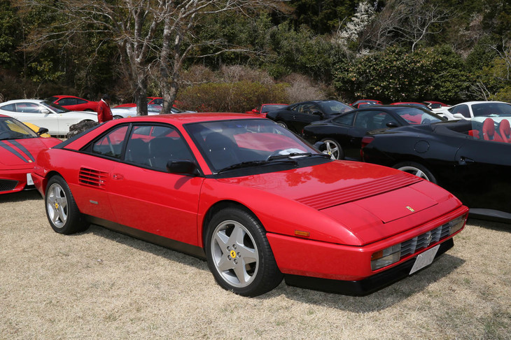 こちらも絶滅危惧種といえる「モンディアルクーペ」の最終進化型である「t」を発見。「348」系のパワートレインを積むシリーズで唯一の縦置きエンジンレイアウト車。