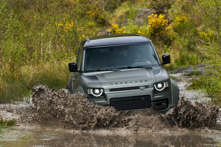 オンロードでの動力性能だけでなく、悪路走破性も追求されている点が、ライバルにはない「ディフェンダー・オクタ」の魅力だ。