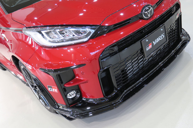 「トヨタGRヤリスRZ“ハイパフォーマンス”」の用品装着車（フロントスポイラー）