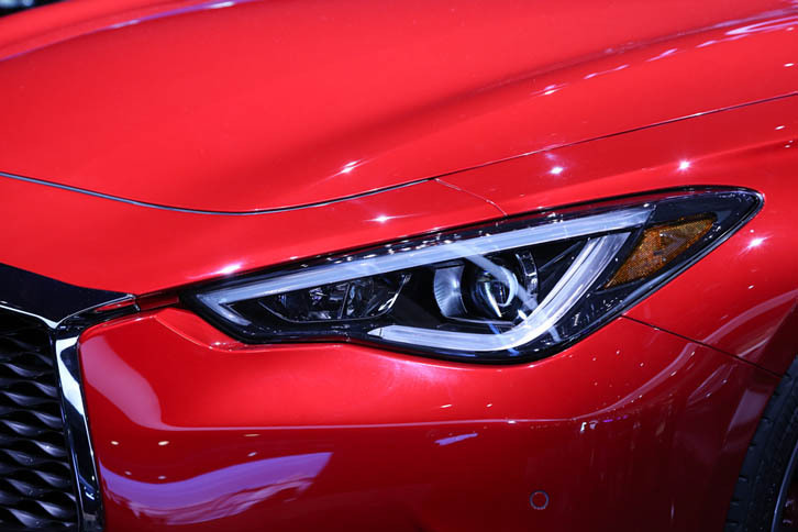 インフィニティQ60